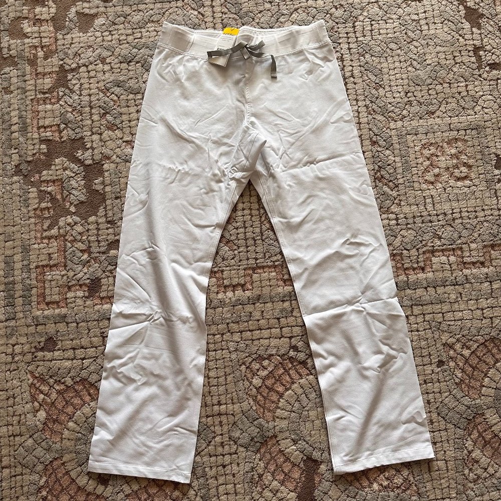 NWT FIGS Women's Livingston Scrub Pants in White Size S
